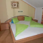 לינה וארוחת בוקר Reiserhof 3*